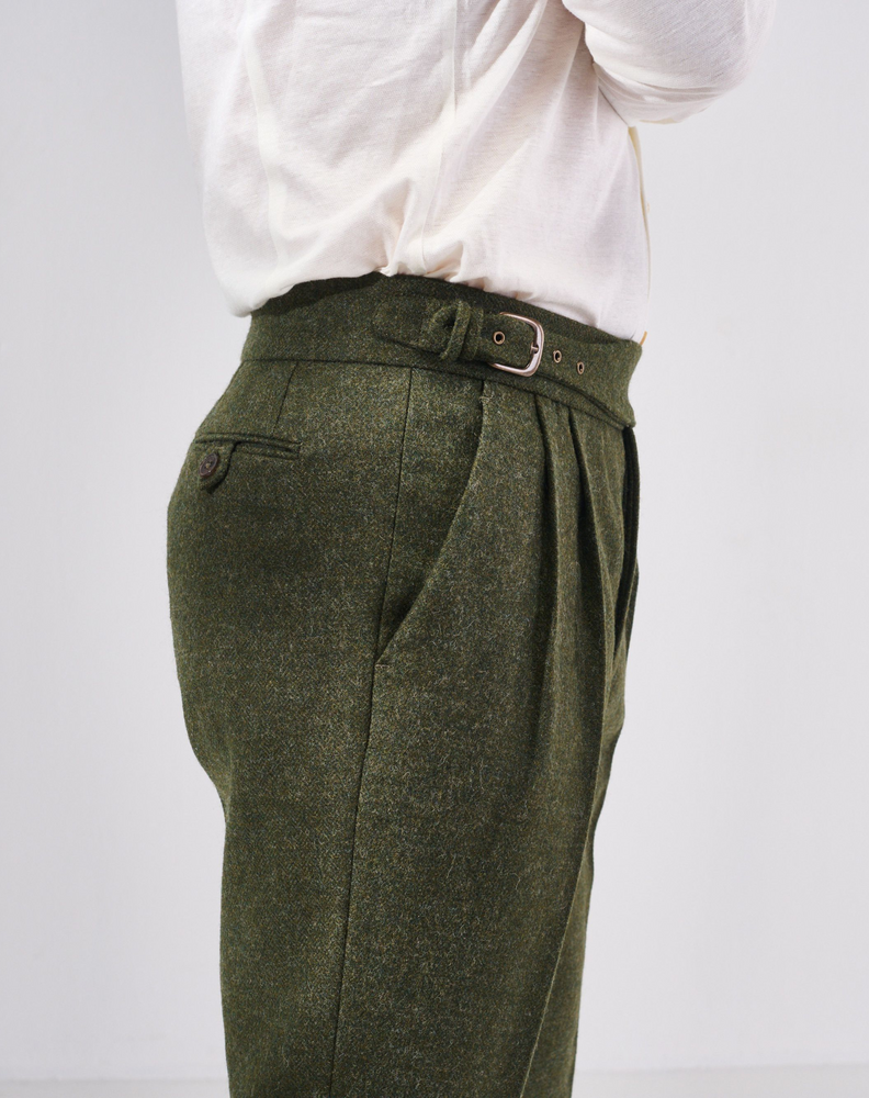 
                  
                    Load image into Gallery viewer, Classic Cut Moss Green Tweed
                  
                